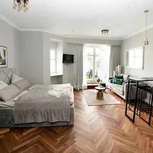  Apartment Arbio I Design In Charlottenburg